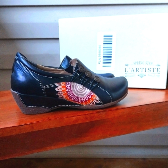 L'ARTISTE BY SPRING STEP - Picture 2 of 7